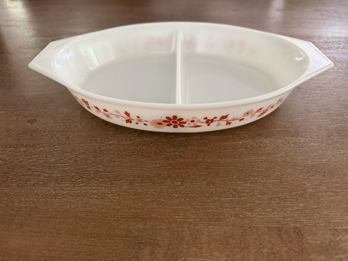 Pyrex floral 2 quart - 1, 1/2