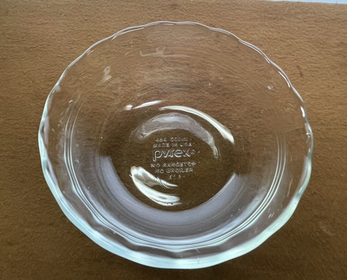 Pyrex 464 scalloped - 464,