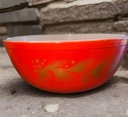 Pyrex golden pinecone holly - golden,