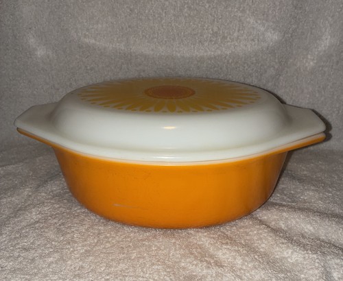 Vintage 1972 pyrex sunflower - vintage,